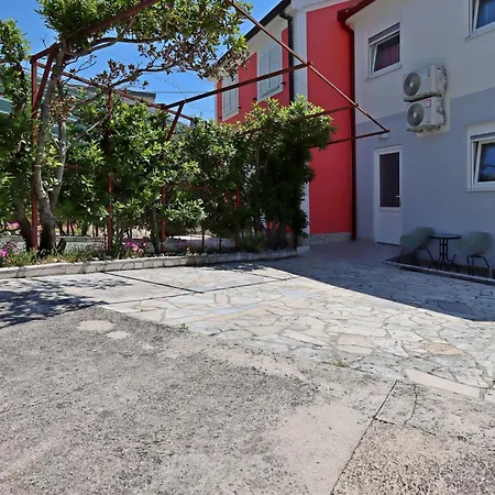 Apartment With Hot Tub Dramalj, - 25226 Crikvenica