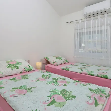 Apartment With Hot Tub Dramalj, - 25226 Crikvenica