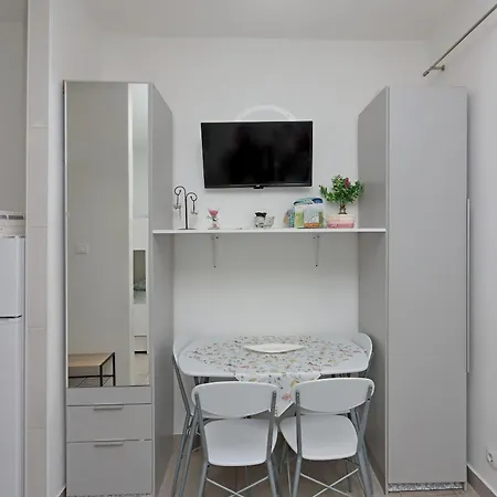 Apartamento With Hot Tub Dramalj, - 25226 *