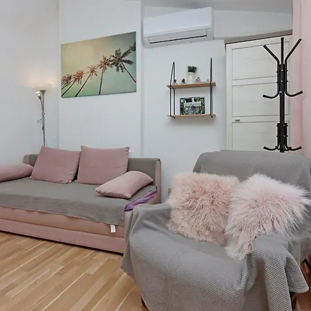 Apartamento With Hot Tub Dramalj, - 25226 *